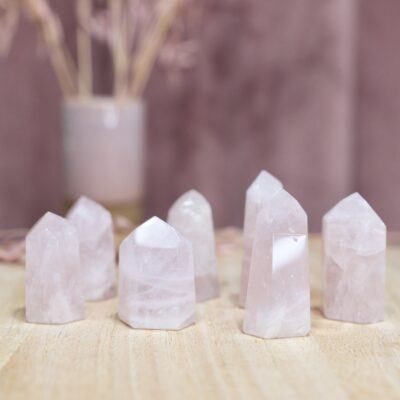 kwarc różowy obelisk duży