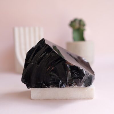 obsydian surowy okaz 1