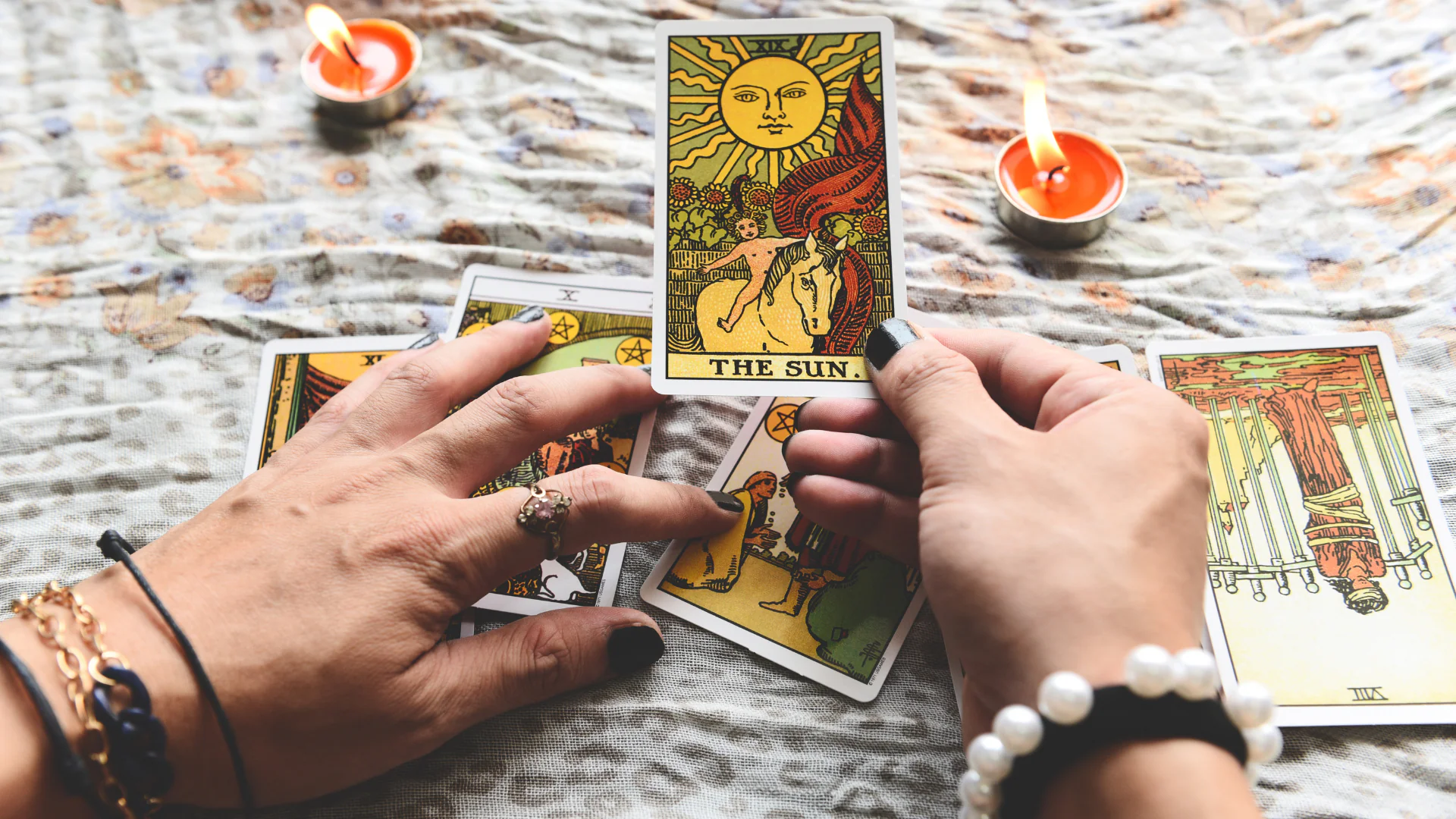 Jak działają karty Tarota? 2 karty tarot